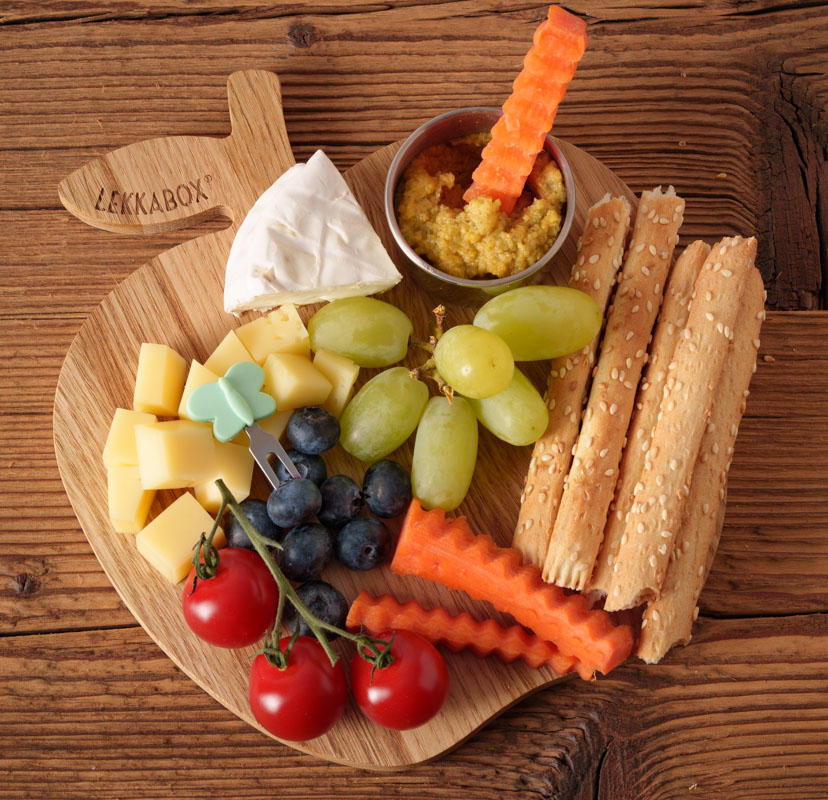 Schneidebrett aus echtem Eichenholz in  Apfelform - Auch schön als kleine Käse- oder Snackplatte 