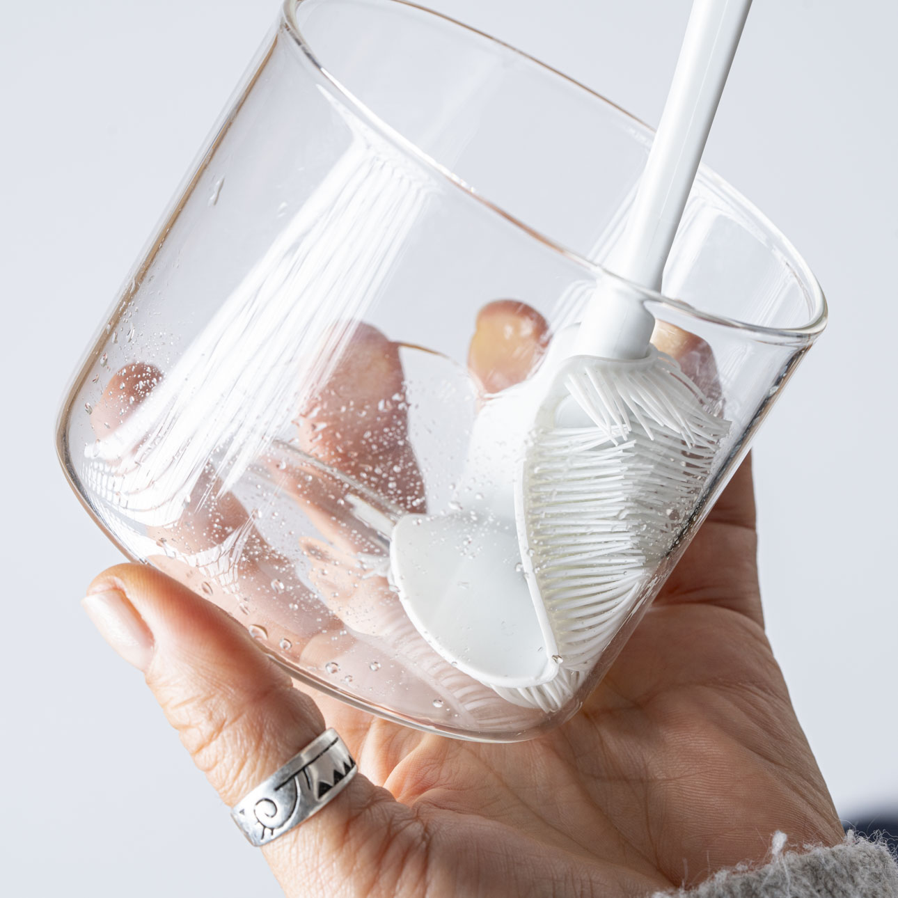 Flexibler Silikonkopf erreicht auch den Flaschenboden - Reinigungsbürste für Flasche, Deckel